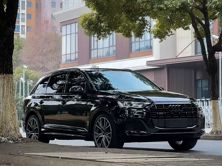 Фото 3 - Audi Q7