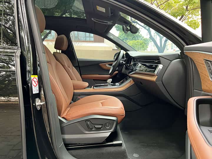 Фото 6 - Audi Q7