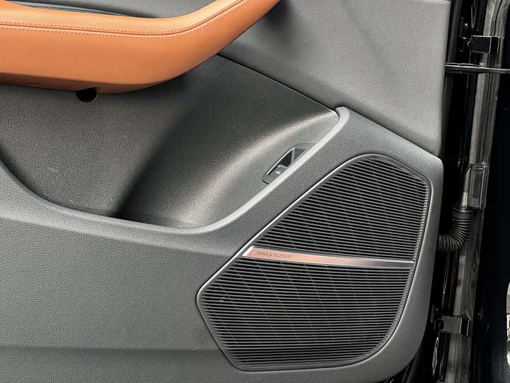 Фото 8 - Audi Q7