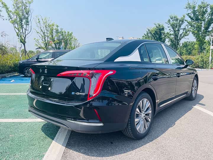 Фото 7 - Hongqi E-QM5