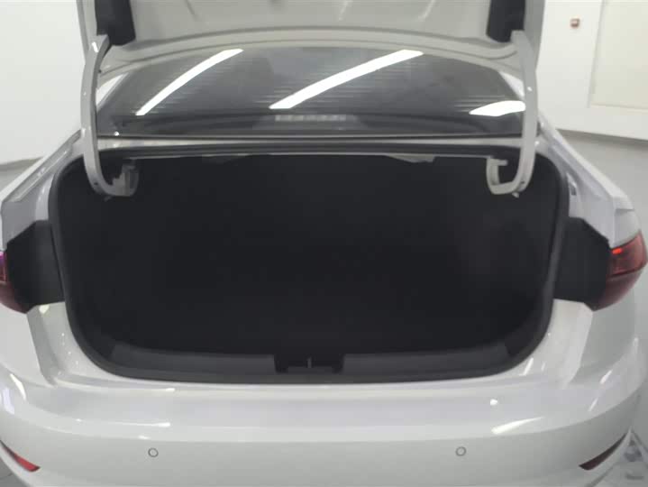 Фото 3 - Volkswagen Sagitar L