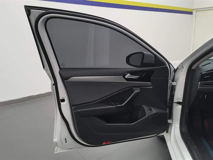 Фото 6 - Volkswagen Sagitar L