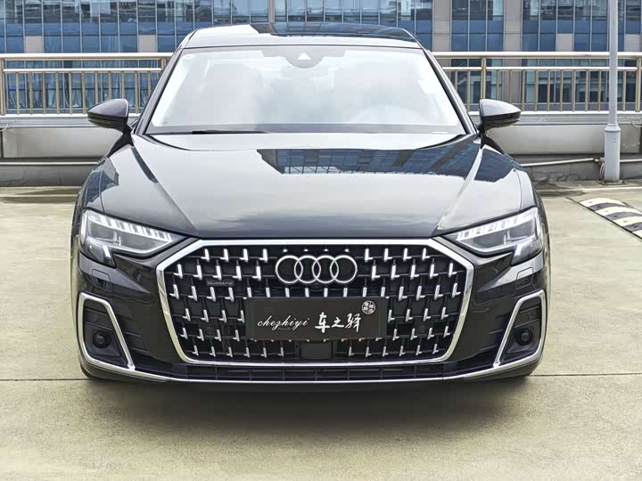 Фото 2 - Audi A8