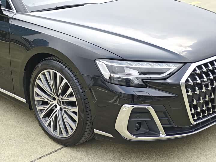 Фото 4 - Audi A8