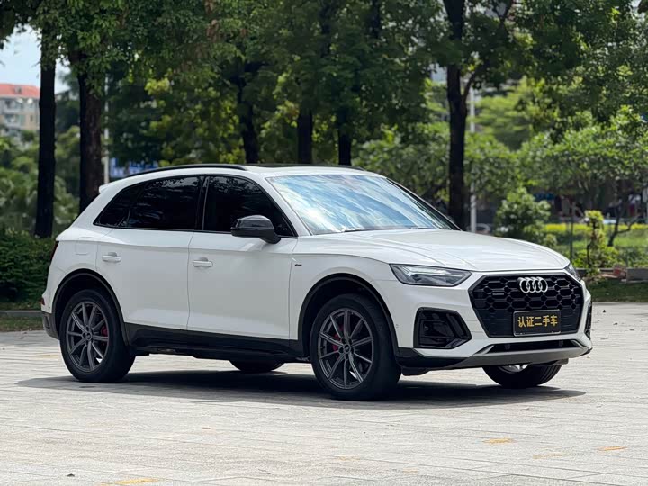 Фото 3 - Audi Q5L