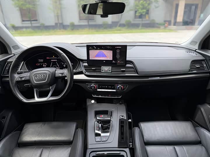 Фото 9 - Audi Q5L
