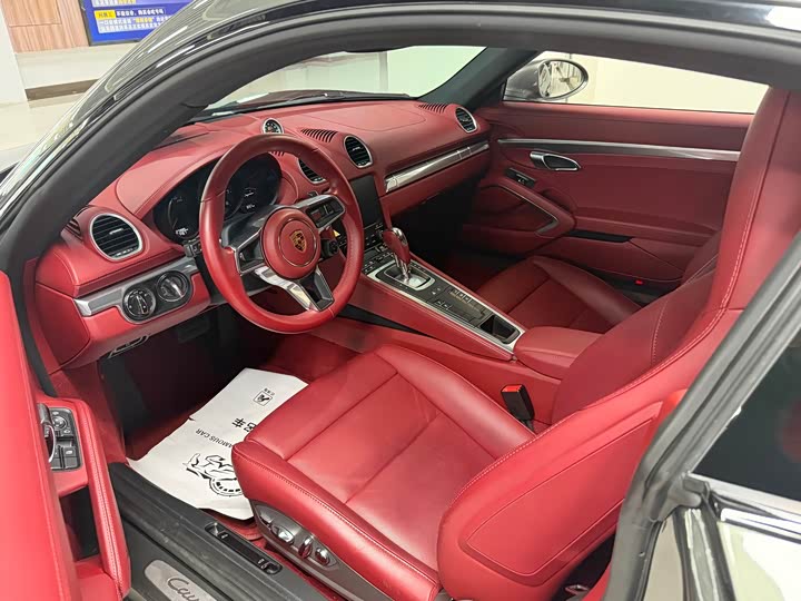 Фото 2 - Porsche 718