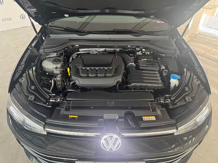 Фото 8 - Volkswagen Passat