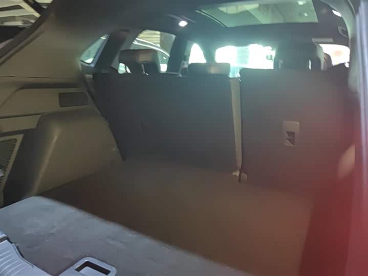 Photo 4 - Ford Escape