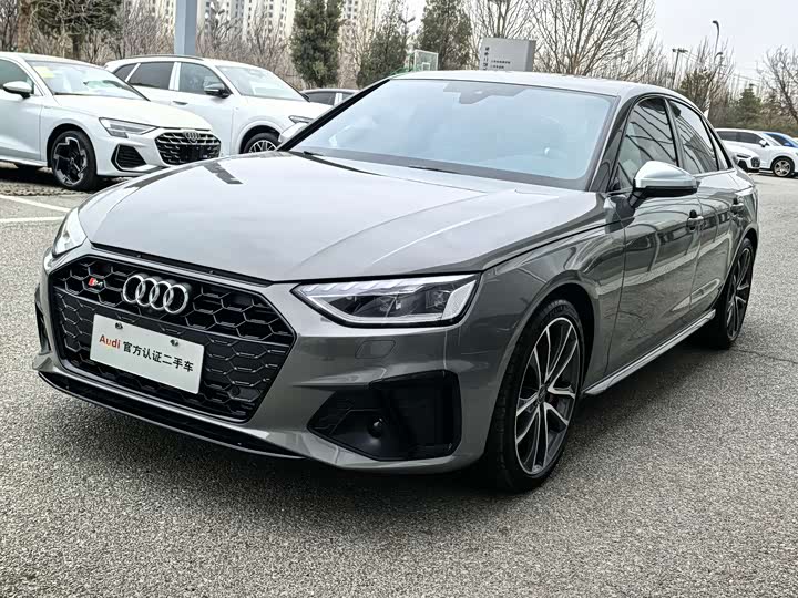 Фото 1 - Audi S4