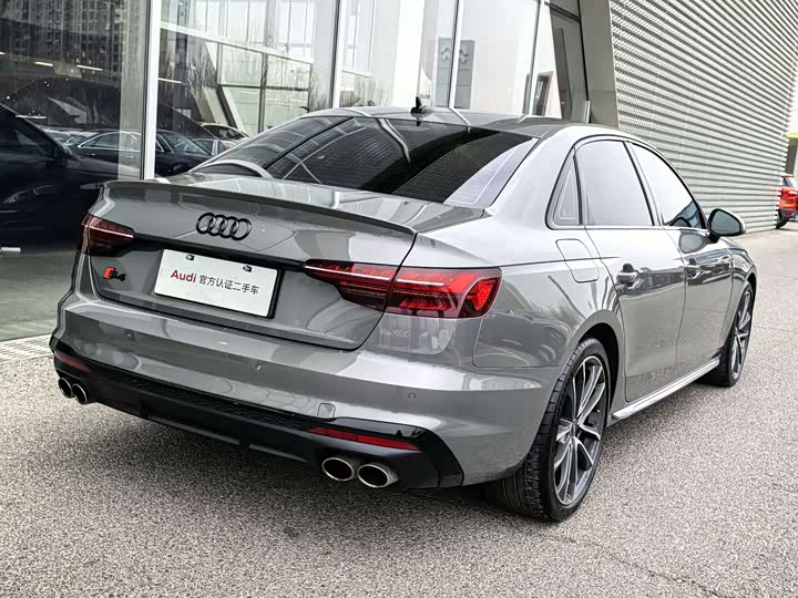 Фото 5 - Audi S4