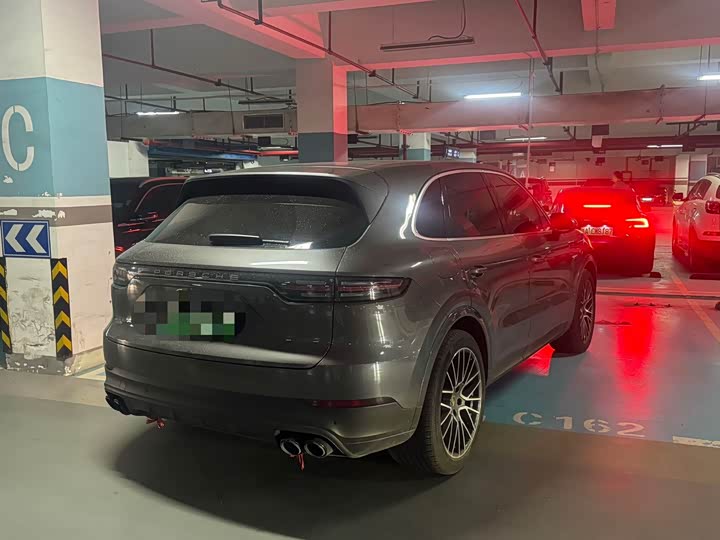 Фото 2 - Porsche Cayenne Hybrid