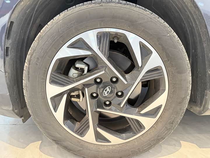 Фото 7 - Hyundai Custo