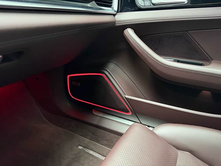 Фото 8 - Porsche Panamera