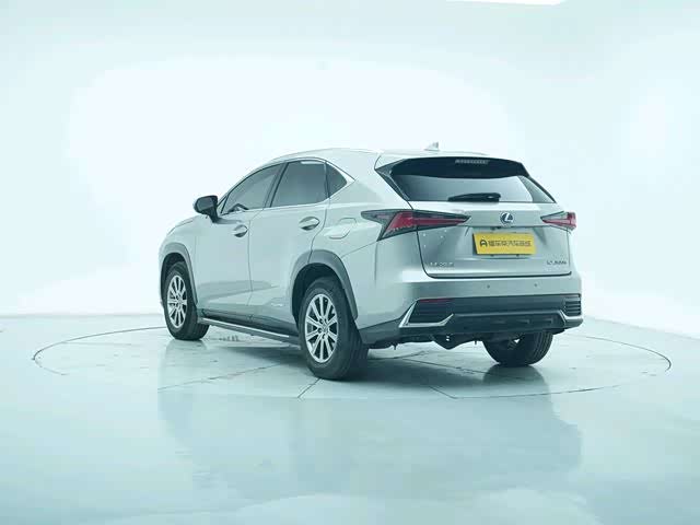 Фото 2 - Lexus NX