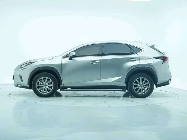 Фото 3 - Lexus NX