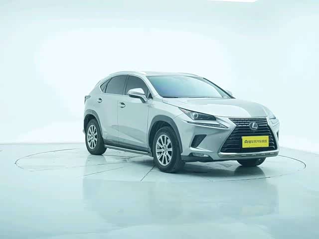 Фото 4 - Lexus NX
