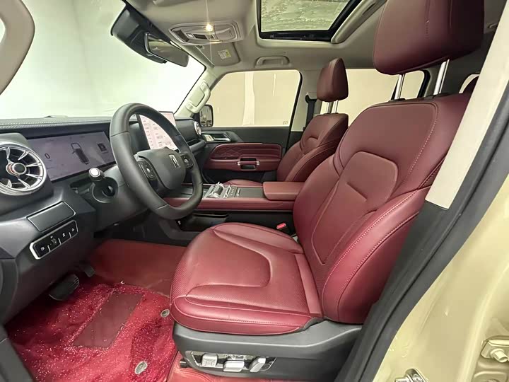 Photo 5 - Tank 300 Hybrid