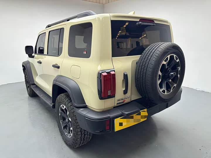 Photo 8 - Tank 300 Hybrid