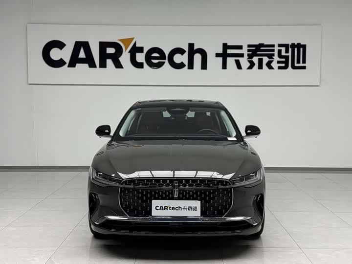 Photo 2 - Lincoln Z (Zephyr)