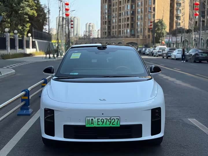 Фото 2 - LiXiang i6