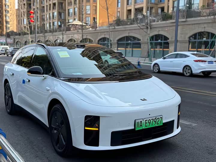 Фото 7 - LiXiang i6