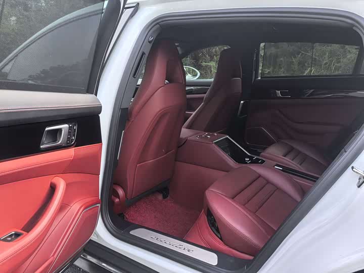 Photo 8 - Porsche Panamera