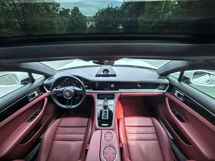 Photo 9 - Porsche Panamera