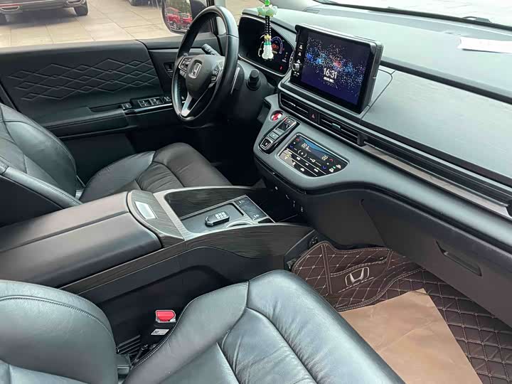 Фото 6 - Honda Elysion