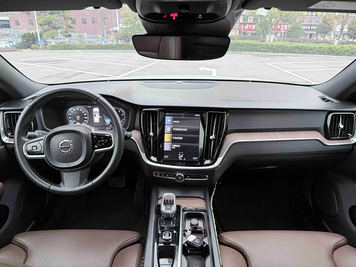 Фото 7 - Volvo S60