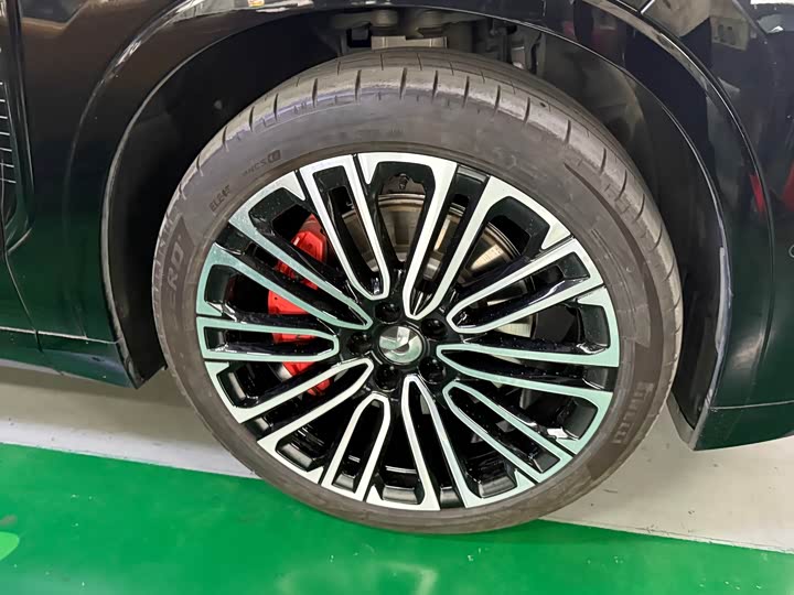 Фото 4 - Nio ES8