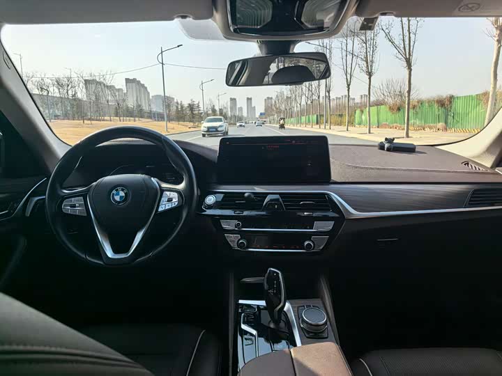 Фото 6 - BMW 5 Series Hybrid