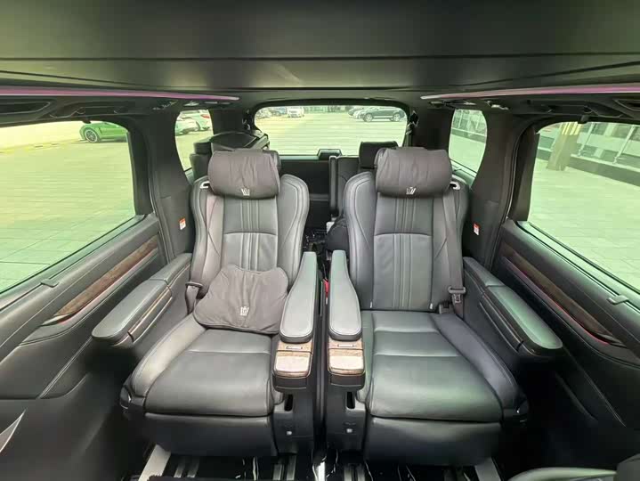 Фото 6 - Toyota Vellfire