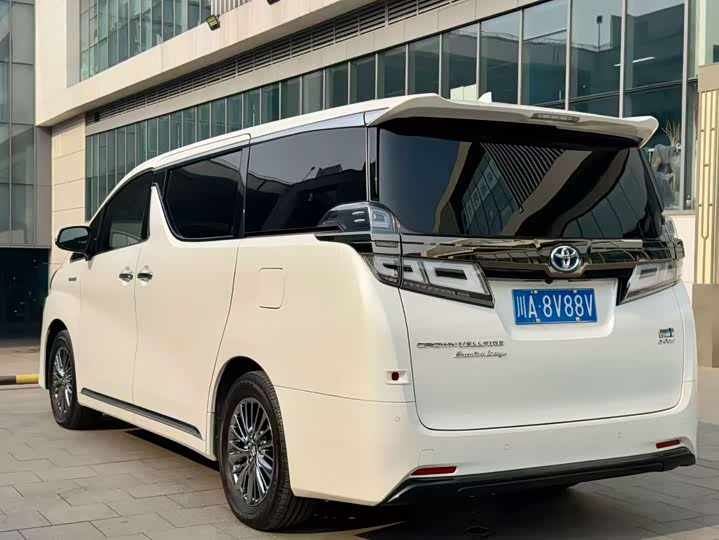 Фото 7 - Toyota Vellfire