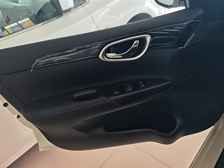 Фото 7 - Nissan Sylphy