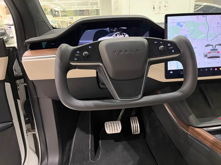 Фото 8 - Tesla Model X