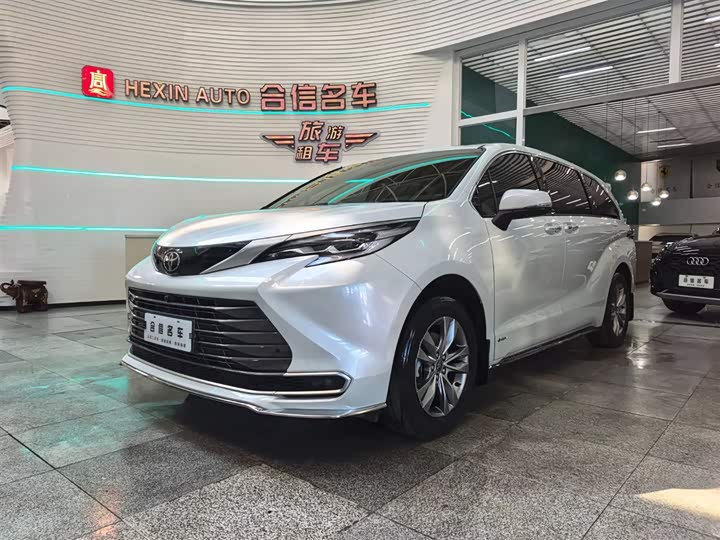 Фото 1 - Toyota Sienna