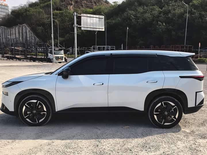 Photo 3 - Toyota bZ3X