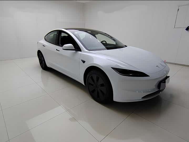 Photo 3 - Tesla Model 3