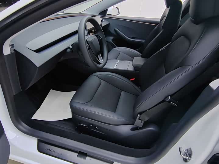 Photo 6 - Tesla Model 3