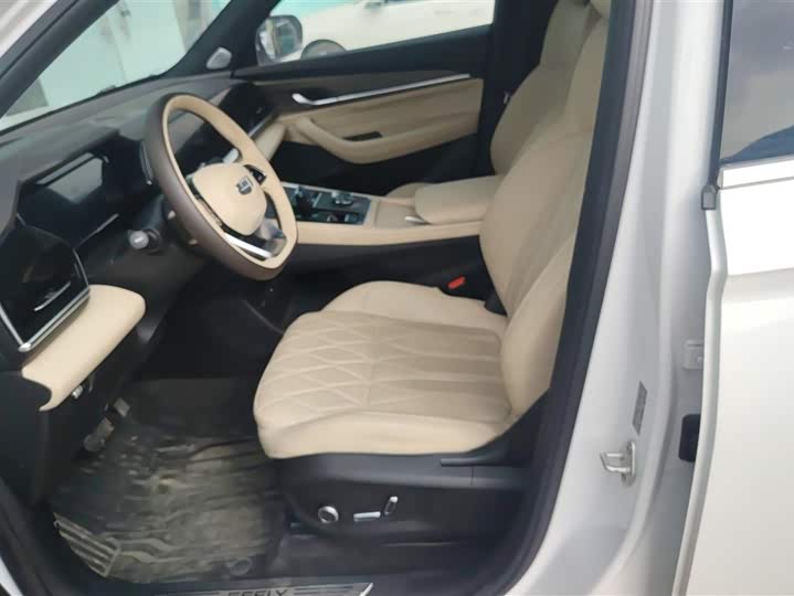 Photo 9 - Geely Monjaro