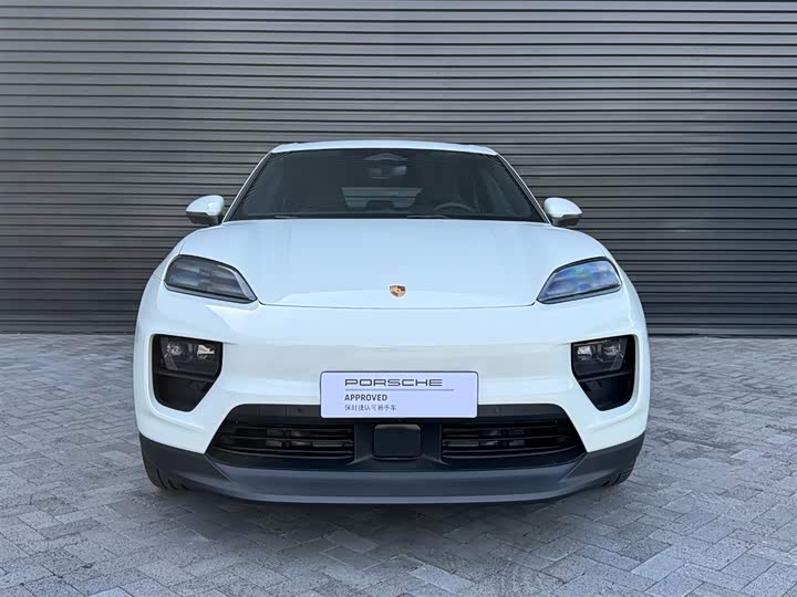 Фото 5 - Porsche Macan EV