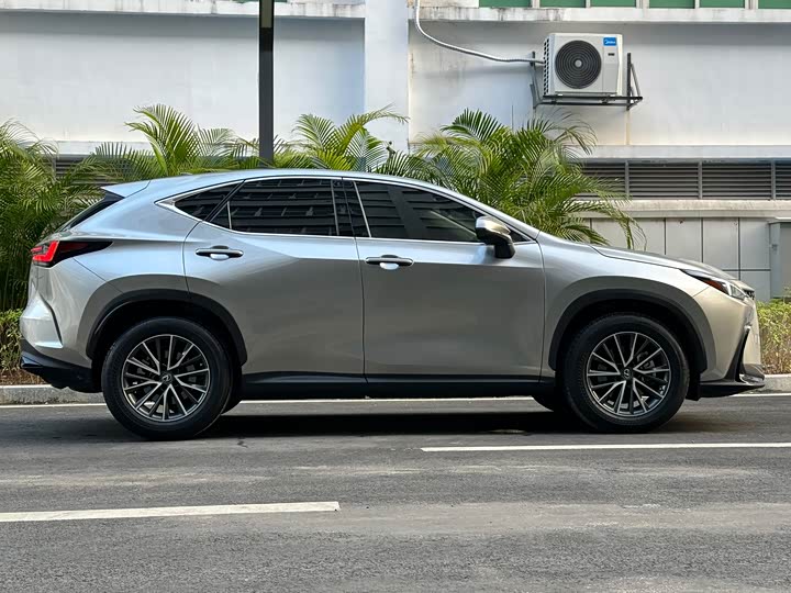 Фото 8 - Lexus NX