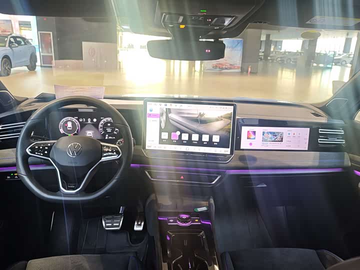 Фото 4 - Volkswagen Tiguan L Pro