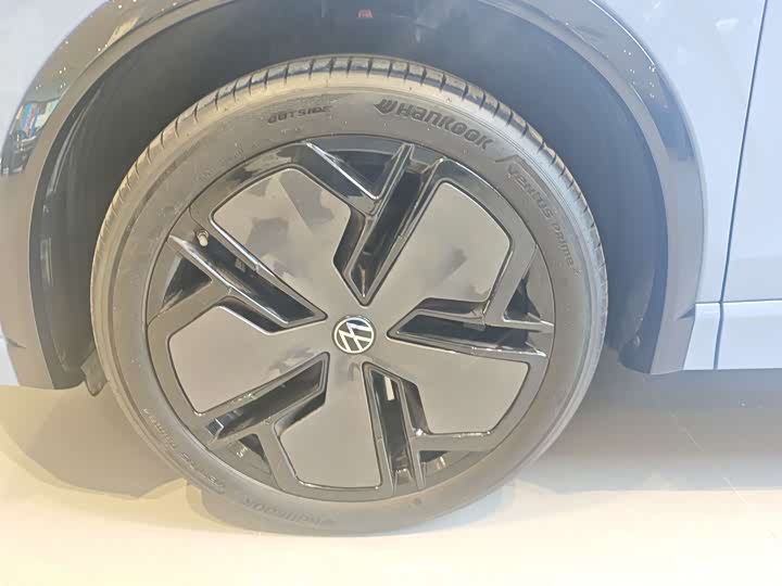 Фото 8 - Volkswagen Tiguan L Pro