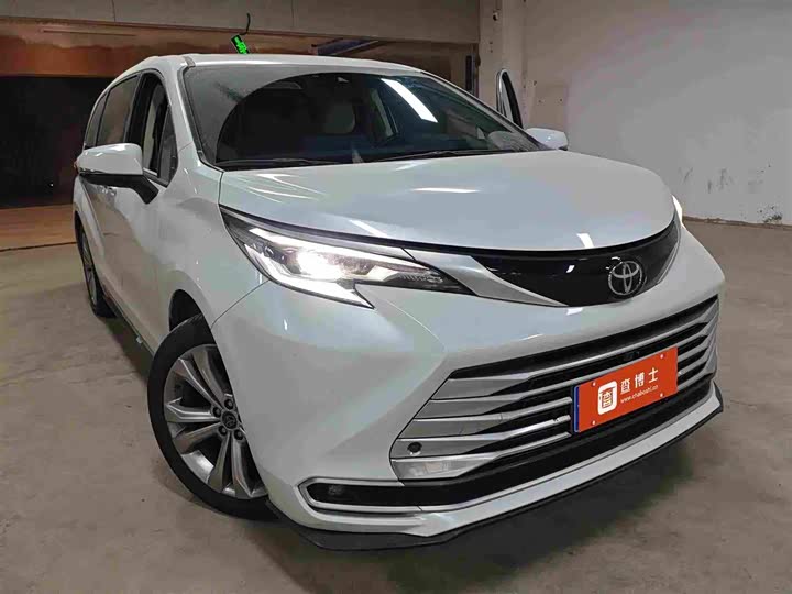 Фото 5 - Toyota Sienna