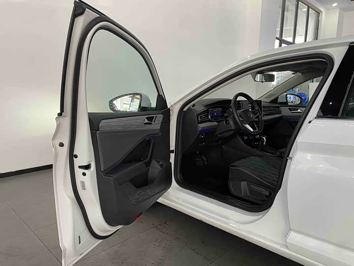 Фото 8 - Volkswagen Sagitar L