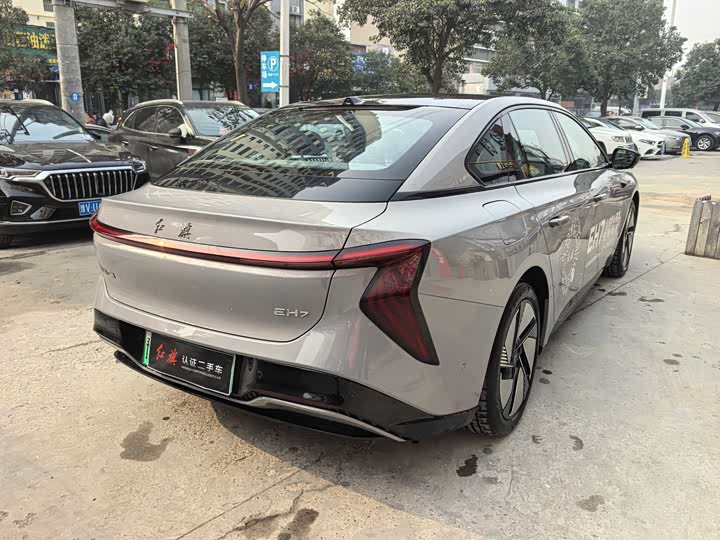 Фото 5 - Hongqi EH7