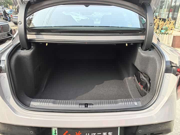 Фото 7 - Hongqi EH7