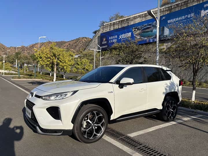 Фото 1 - Toyota Wildlander Hybrid